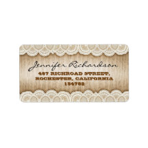 Rustieke houten en witte kanten trouwlabels