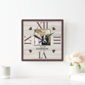 Rustieke houten gepersonaliseerde foto huwelijksve vierkante klok (Huis)