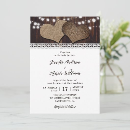 Rustieke houten jute en kant bruiloft uitnodiging (Staand voorkant)