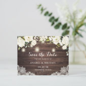 Rustieke houten kant witte bloemen Save the Date Aankondigingskaart (Staand voorkant)