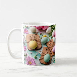 Rustieke houten labels met beschilderde paaseieren koffiemok