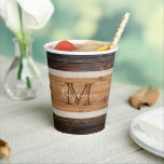 Rustieke houten monogram streep papieren bekers<br><div class="desc">Voeg klassieke stijl toe aan uw evenement- of feestdecoratie. Personaliseer met uw naam en monogram.</div>