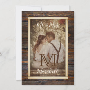 Rustieke houten monogram trouwuitnodiging kaart
