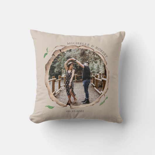 Rustieke houten plak foto bruiloft monogram kussen (Voorkant)