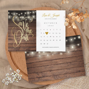 Rustieke houten slingerlichten kalender gouden har save the date