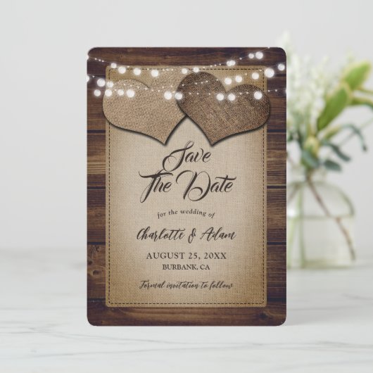 Rustieke houten slingerlichtjes harten hessen trou save the date (Staand voorkant)