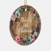 Rustieke houten stok Bloemenkrans gepersonaliseerd Keramisch Ornament (Rechts)