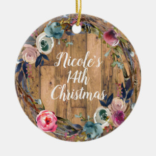 Rustieke houten stok Bloemenkrans gepersonaliseerd Keramisch Ornament