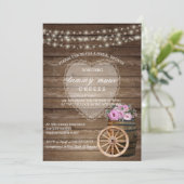 Rustieke houten vat bruiloft en roze bloemen kaart (Staand voorkant)