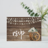 Rustieke houten vat en land witte bloemen - RSVP (Staand voorkant)