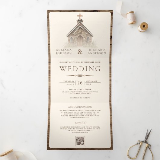 Rustieke houten Westerne kapel alles in één bruilo Drieluik Uitnodiging (Binnen)