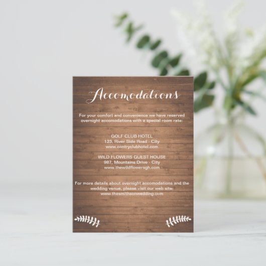 Rustieke houtnerf behuizing kaart bruiloft uitnodi (Staand voorkant)