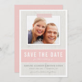 Rustieke houtstructuurpatroon Roze foto save the d Save The Date (Voorkant / Achterkant)