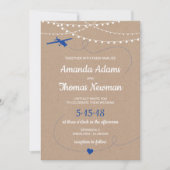 Rustieke huwelijksuitnodiging met een vliegtuig en kaart (Voorkant)