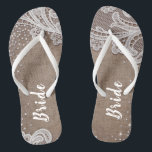Rustieke kant en jute zilveren glitter bruid teenslippers<br><div class="desc">Elegant wit  kant en glinsterende zilveren glitter op rustieke jute achtergrond. geweldige bruidscadeaus voor bruid in rustieke bruiloft,  schuurbruiloft en country bruiloft. Bekijk alle bijpassende stukken in collectie.</div>