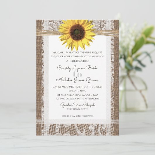 Rustieke kant en zonnebloem bruiloft kaart (Staand voorkant)
