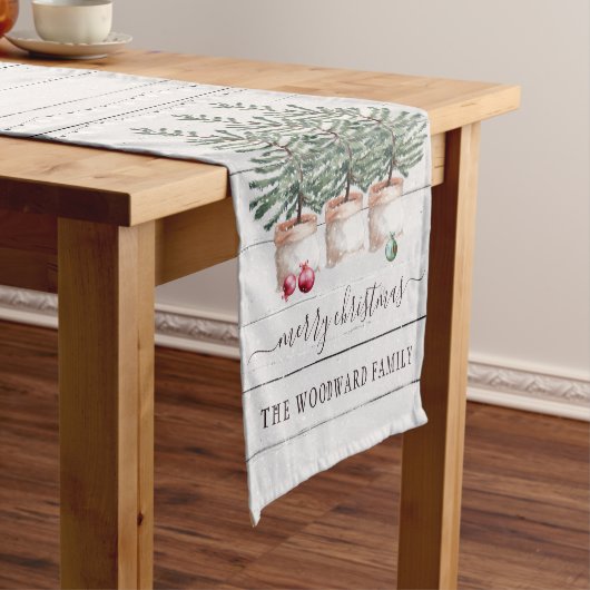 Rustieke kerstboom aangepaste familienaam korte tafelloper (Voorbeeld)