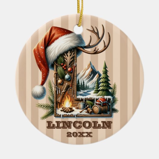 Rustieke Kerstbrief L met Gezellige Winter Scene Keramisch Ornament (Voorkant)