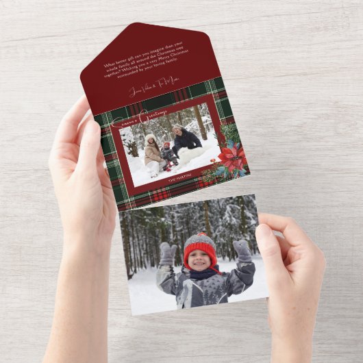 Rustieke kerstplaid w / Poinsettia & Pine Foto All In One Uitnodiging (Afscheurbaar)