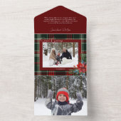 Rustieke kerstplaid w / Poinsettia & Pine Foto All In One Uitnodiging (Binnen)