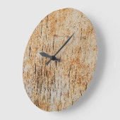 Rustieke kleuren verstrengelen in gecorrodeerde me grote klok (Hoek)