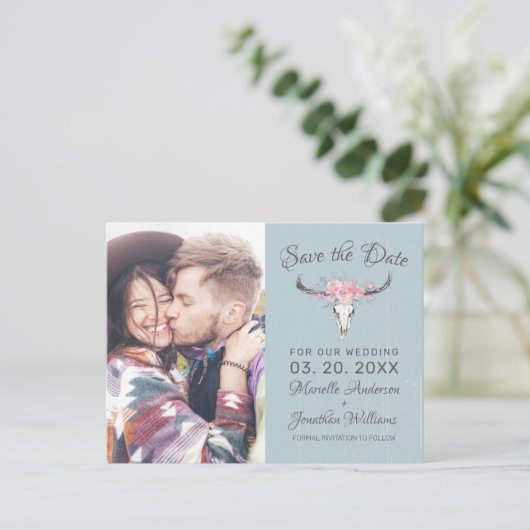 Rustieke Koe Skull Boho Floral Foto B Save the Dat Aankondigingskaart (Staand voorkant)