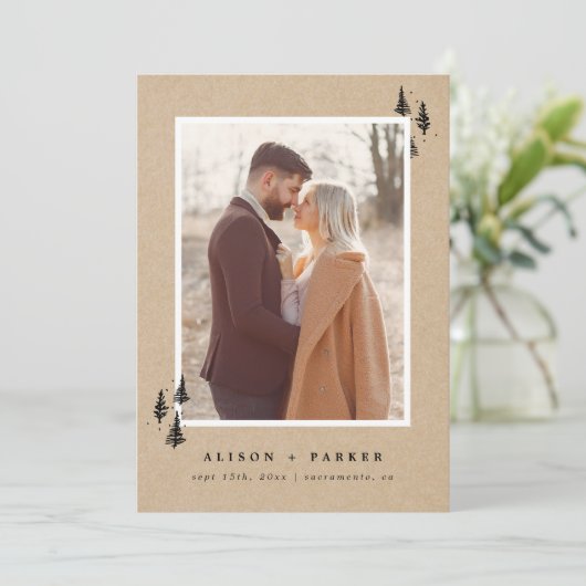 Rustieke Kraft Hand-getrokken bergen dennenbomen F Save The Date (Staand voorkant)