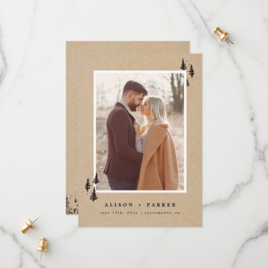 Rustieke Kraft Hand-getrokken bergen dennenbomen F Save The Date (Voorkant / Achterkant in situ)