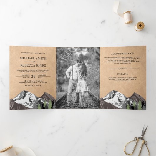 rustieke Kraft Mountain Forest foto bruiloft Drieluik Uitnodiging (Binnen)