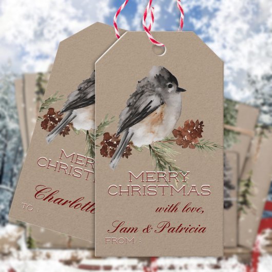 Rustieke Kraft Winter Sparrow rustend op pijnboomt Cadeaulabel