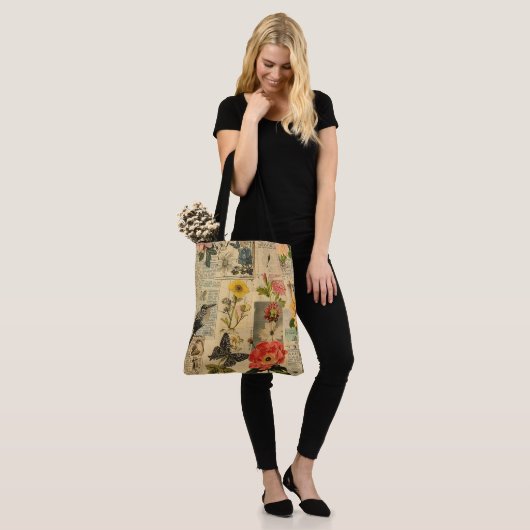 Rustieke krant Patchwork Collage (3) Tote Bag (Op model)