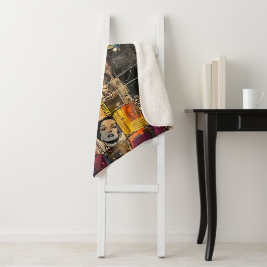 Rustieke  krant Patchwork Collage (7) Sherpa Deken (In situ)