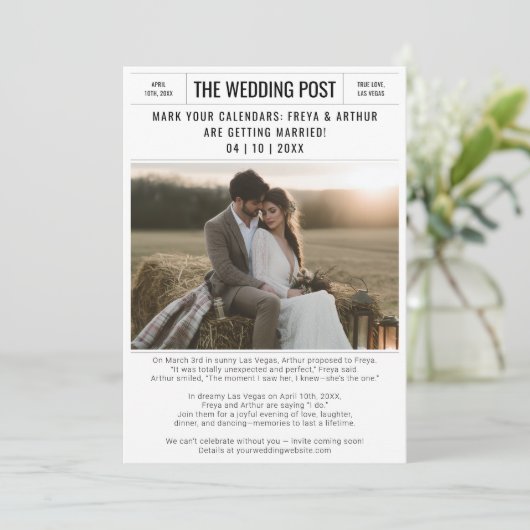 Rustieke krant Trouwfoto Save the Date Kaart (Staand voorkant)