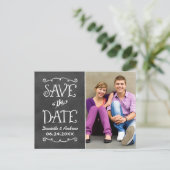 Rustieke Krijtbord Trouwfoto Save the Date Aankondigingskaart (Staand voorkant)