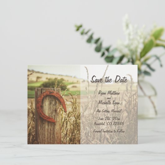 Rustieke landelijke hek en hoefijzer Save the Date Kaart (Staand voorkant)