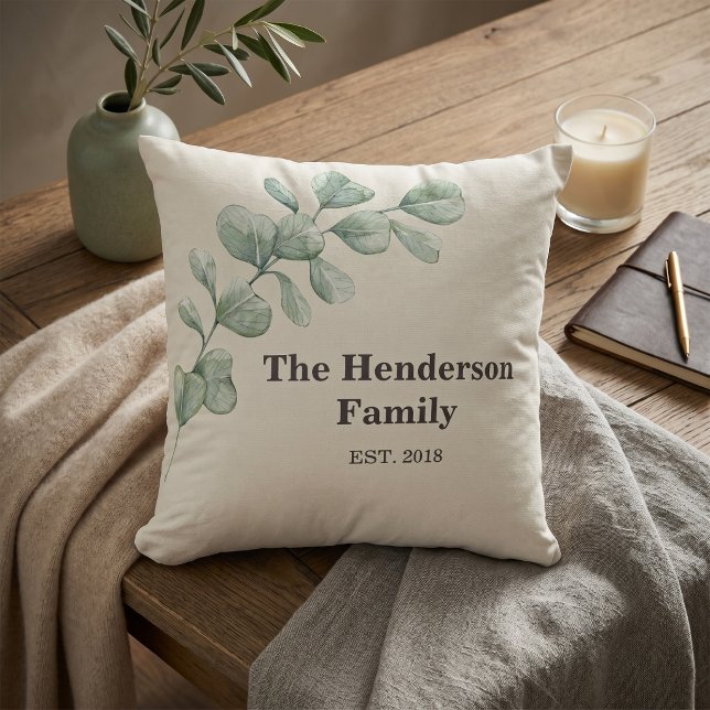 Rustieke luxe saliegroene familieworp  kussen (Quiet Luxury Sage Green Family Established Throw Pillow)