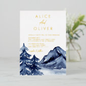 Rustieke marine blauwe bomen berg winter bruiloft folie uitnodiging (Staand Voorkant)