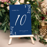 Rustieke Marine Blauwe Wildbloemen Boho Bruiloft Kaart<br><div class="desc">Dit elegante maar rustieke ontwerp van het huwelijkslijstnummer kenmerkt een mooie marineblauwe kleurenachtergrond met hand-getrokken wilde bloemen en elegante typografie. Het ontwerp is aan beide zijden hetzelfde. Bekijk ons Rustic Wildflower collectie voor het coördineren van items.</div>