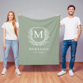Rustieke Monogram Sage Green Crest Pas getrouwd We Fleece Deken