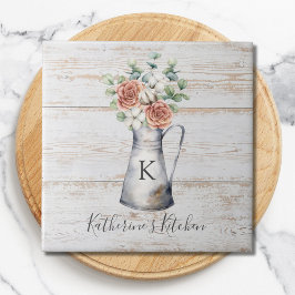 Rustieke monogramroos katoen eucalyptus in een kan tegeltje