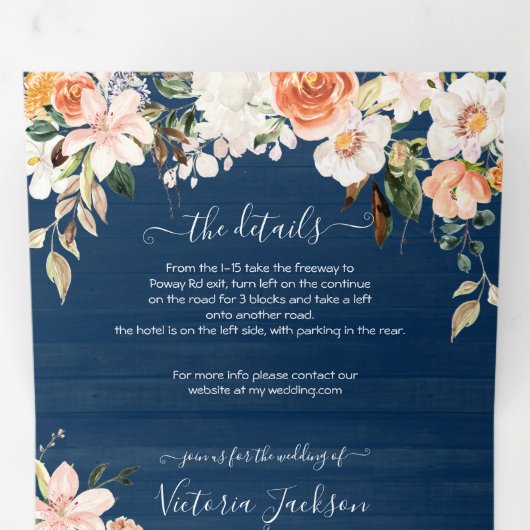 Rustieke Navy Blue Blush & Peach Wedding Drieluik Uitnodiging (Binnenzijde eerst)