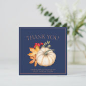 Rustieke Navy Blue Herfst Herfst Pompoenen Bruilof Bedankkaart (Staand voorkant)