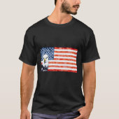 Rustieke Noodlijdende Adelaar op Amerikaanse vlag T-shirt (Voorkant)