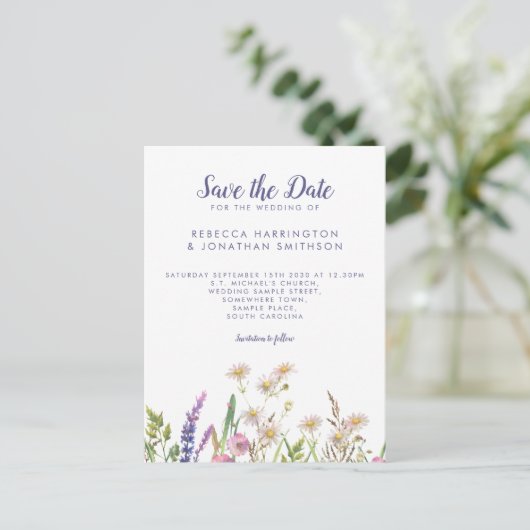 Rustieke Paarse Wildflower bruiloft Save The Date Briefkaart (Staand voorkant)
