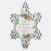 Rustieke Passen getrouwd 1st Christmas Milestone K Tin Sneeuwvlok Ornament (Rechts)