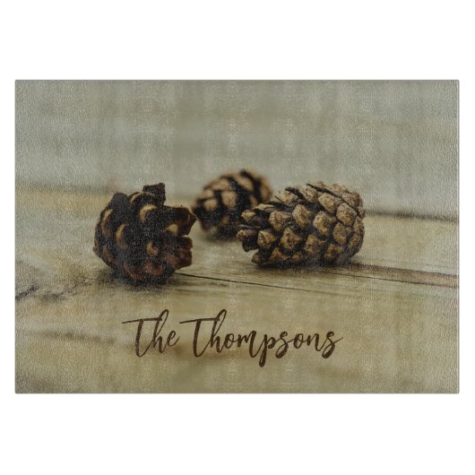 Rustieke Pinecones Natuur Foto en aangepaste naam Snijplank (Voorkant)
