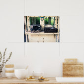 Rustieke radio en verweerde koffer poster (Keuken)