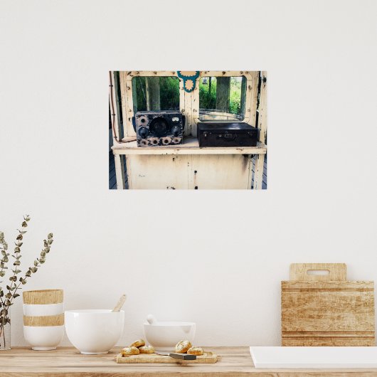 Rustieke radio en verweerde koffer poster (Keuken)