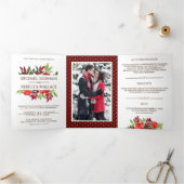 Rustieke rode en groene bladeren Fotobruiloft Drieluik Uitnodiging (Binnen)