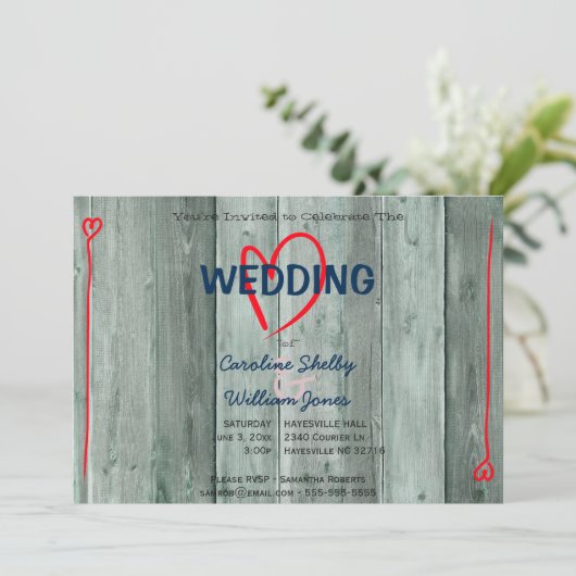 Rustieke rode hart en hout bruiloft uitnodiging (Staand voorkant)